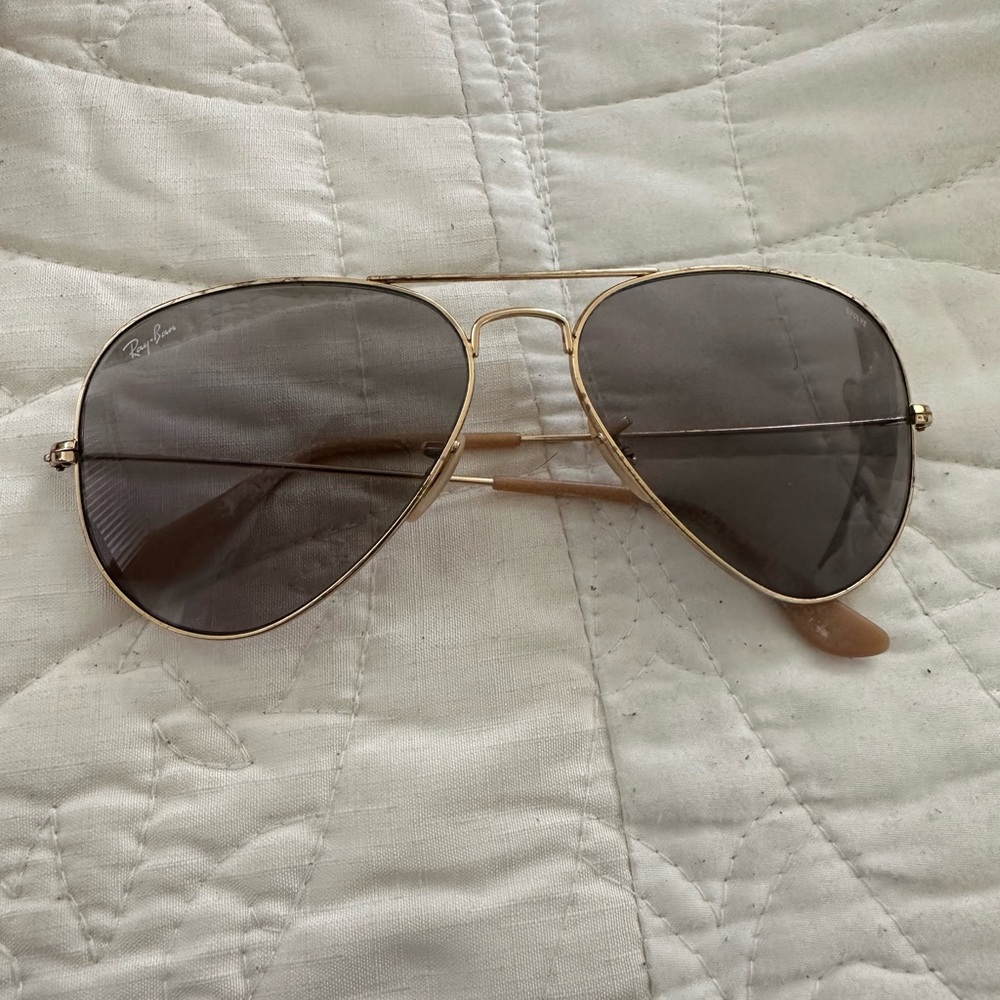 Ray-Ban Classic Gold Aviators